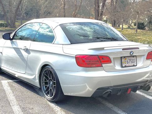 Used 2013 BMW 335i Convertible image 16
