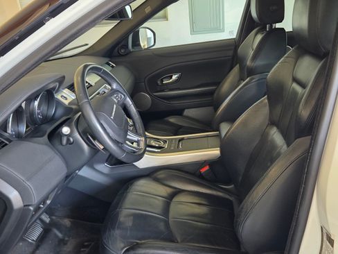 Used 2017 Land Rover Range Rover Evoque SE AWD/4WD image 8