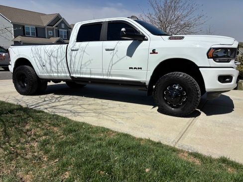 Used 2022 RAM 3500 Big Horn w/ Night Edition image 2