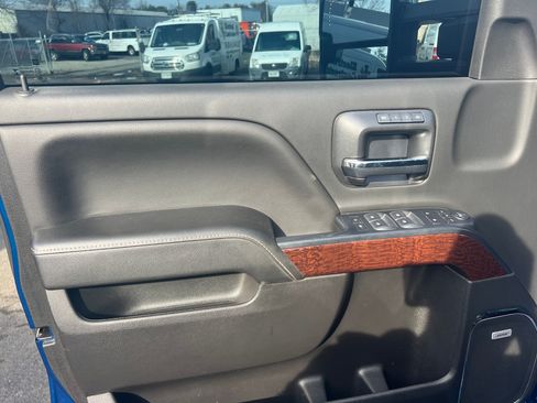 Used 2019 GMC Sierra 2500 SLT w/ Duramax Plus Package image 10