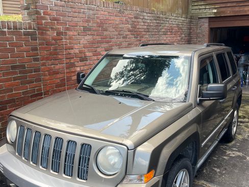 Used 2008 Jeep Patriot Limited image 1