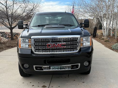 Used 2012 GMC Sierra 2500 Denali w/ Suspension Package, Off-Road image 2