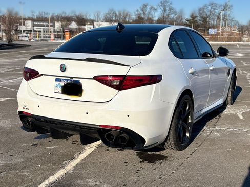 Used 2019 Alfa Romeo Giulia Quadrifoglio w/ Driver Assist Dynamic Package image 2