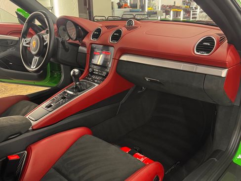 Used 2022 Porsche 718 Boxster Spyder image 18