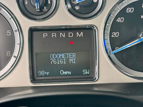 Used 2011 Cadillac Escalade EXT Luxury AWD/4WD image 3