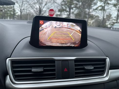 Used 2018 MAZDA MAZDA3 Sport w/ Preferred Equipment Package image 9