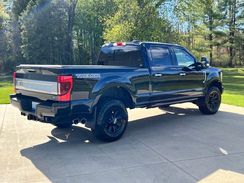 Used 2022 Ford F350 Platinum w/ Tremor Off-Road Package AWD/4WD image 4