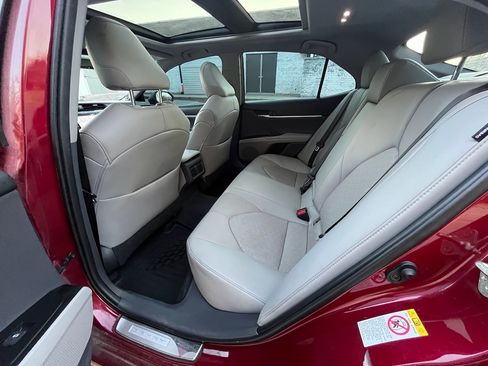 Used 2018 Toyota Camry XSE image 26