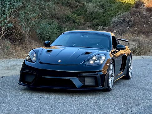 Used 2025 Porsche 718 Cayman GT4 RS image 1