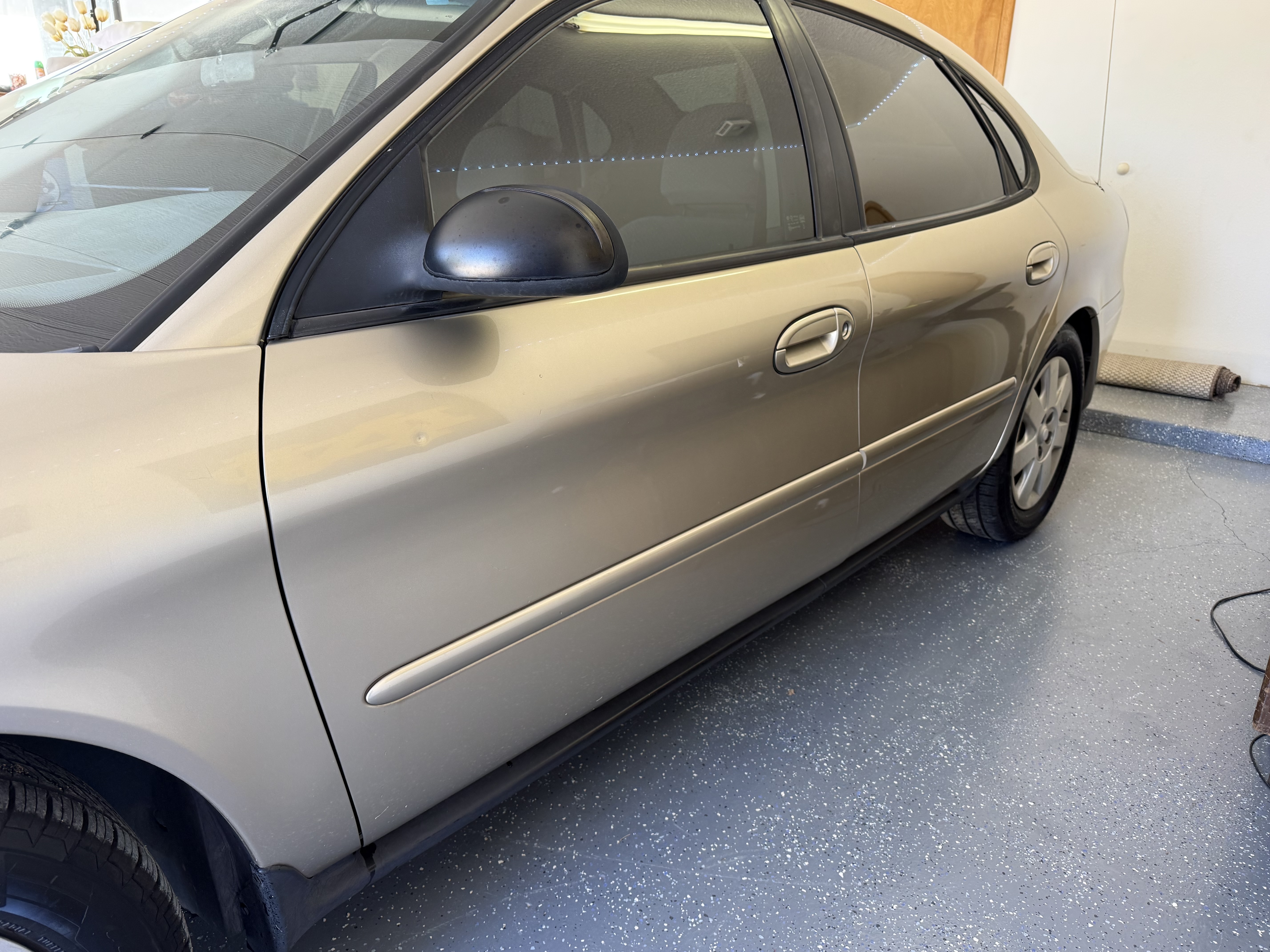 Used 2001 Ford Taurus LX FWD image 25