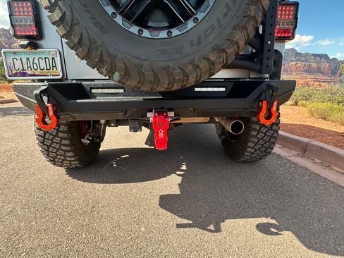 Used 2013 Jeep Wrangler Unlimited Rubicon w/ Connectivity Group AWD/4WD image 9