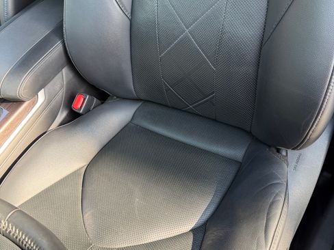 Used 2021 Toyota Highlander Platinum image 11