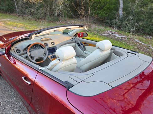 Used 2005 Mercedes-Benz SL 600 image 2