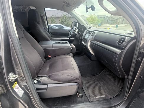 Used 2017 Toyota Tundra SR5 image 6