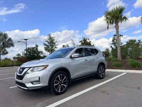Used 2020 Nissan Rogue SL w/ Premium Package image 4