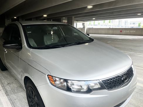 Used 2012 Kia Forte EX FWD image 4