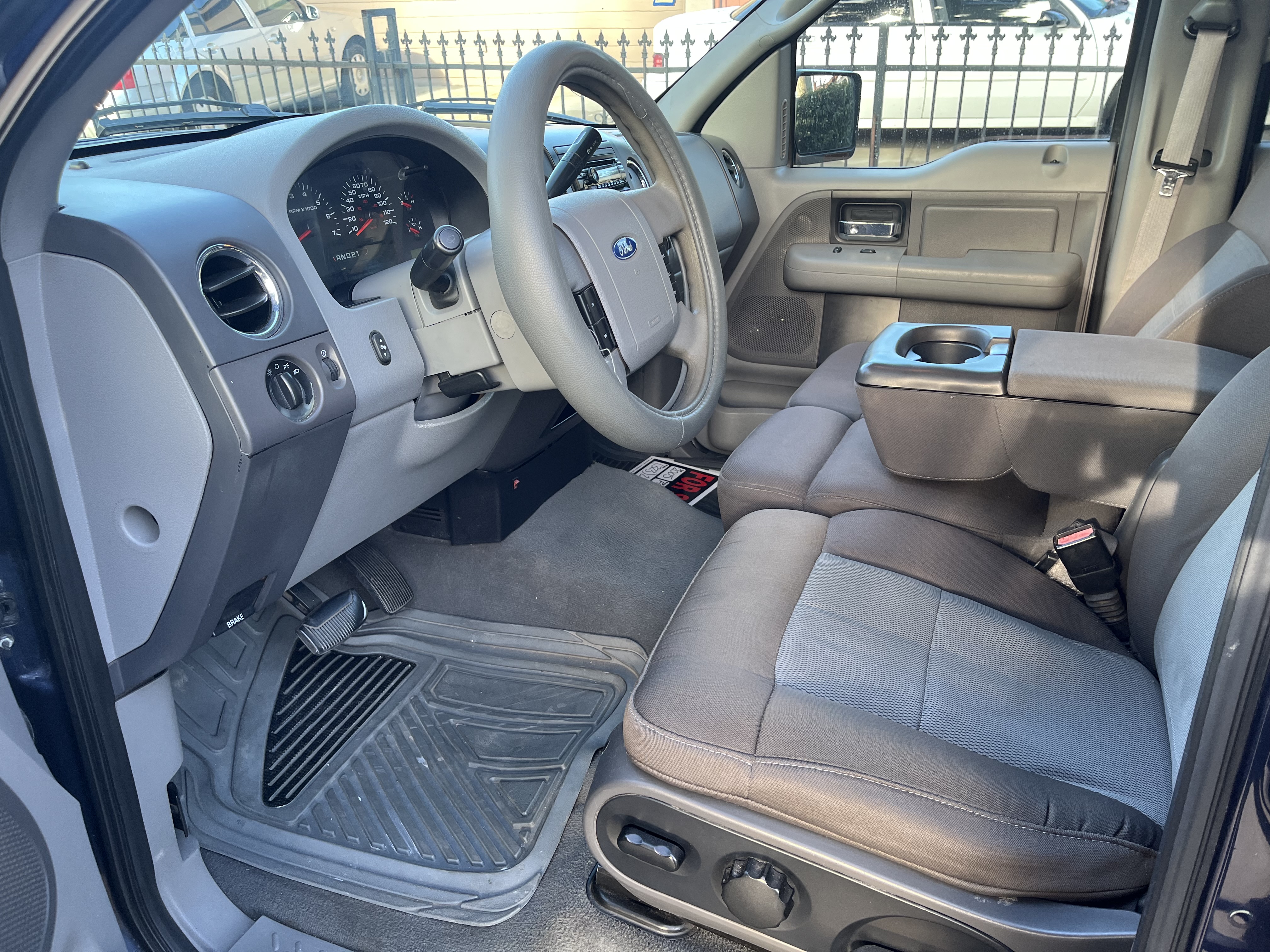 Used 2005 Ford F150 XLT RWD image 5