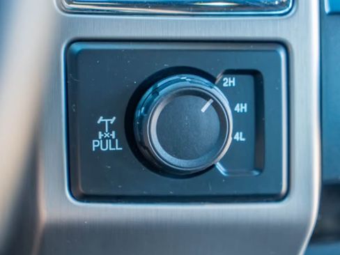 Used 2017 Ford F250 Platinum w/ FX4 Off-Road Package image 13