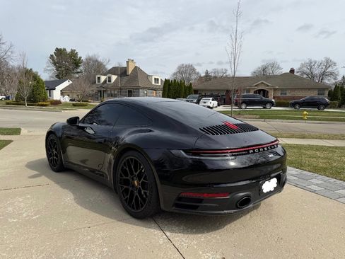 Used 2022 Porsche 911 Carrera 4 AWD/4WD image 11