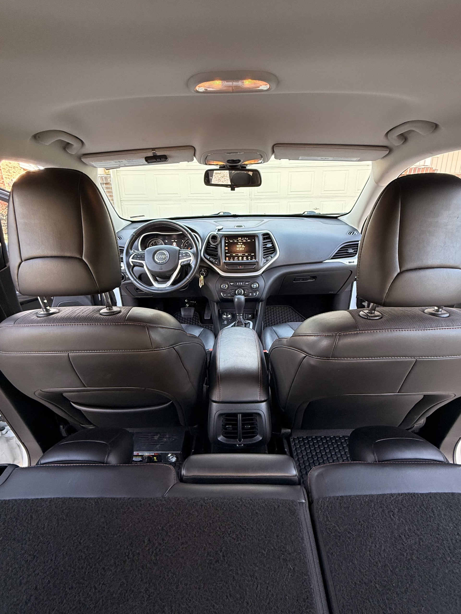 Used 2015 Jeep Cherokee Trailhawk w/ Cold Weather Group AWD/4WD image 15