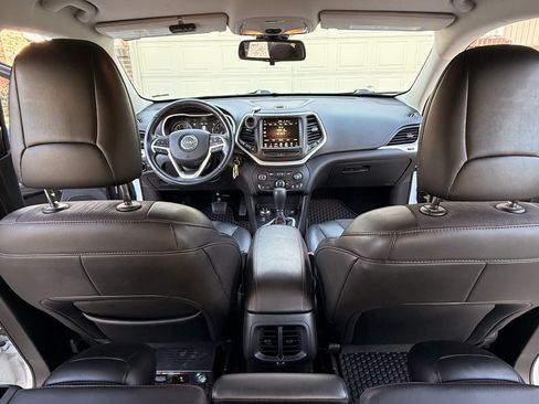 Used 2015 Jeep Cherokee Trailhawk w/ Cold Weather Group AWD/4WD image 15