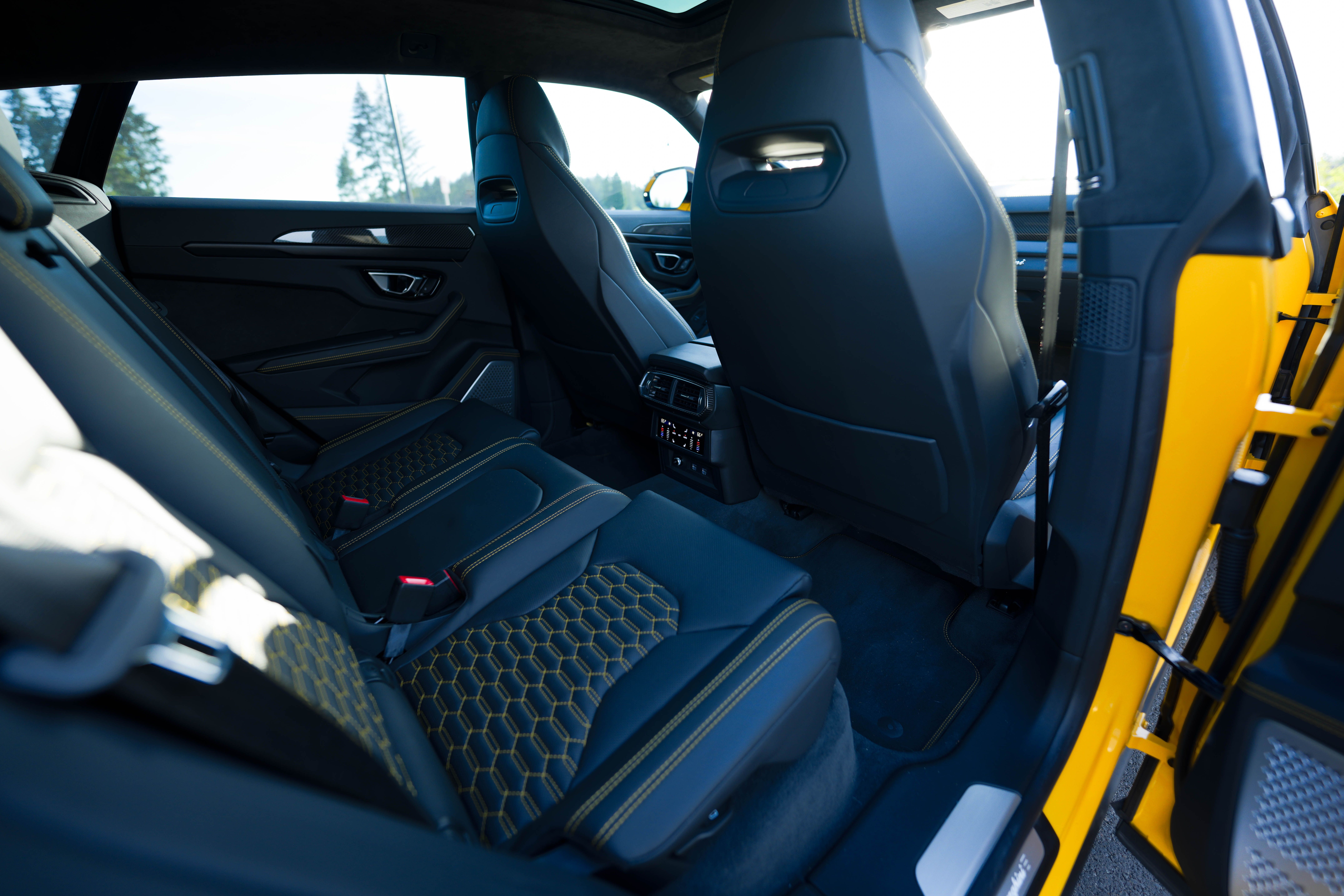 Used 2021 Lamborghini Urus AWD/4WD image 13