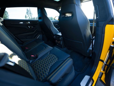 Used 2021 Lamborghini Urus AWD/4WD image 14