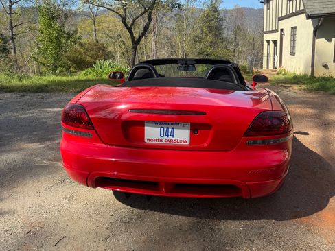 Used 2003 Dodge Viper SRT-10 image 11