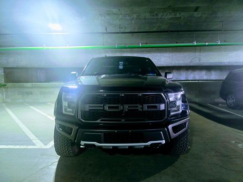 Used 2017 Ford F150 Raptor w/ Equipment Group 801A Mid AWD/4WD image 5