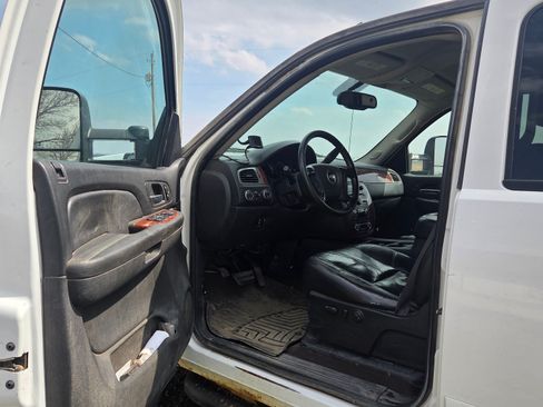 Used 2008 Chevrolet Silverado 2500 LTZ AWD/4WD image 8