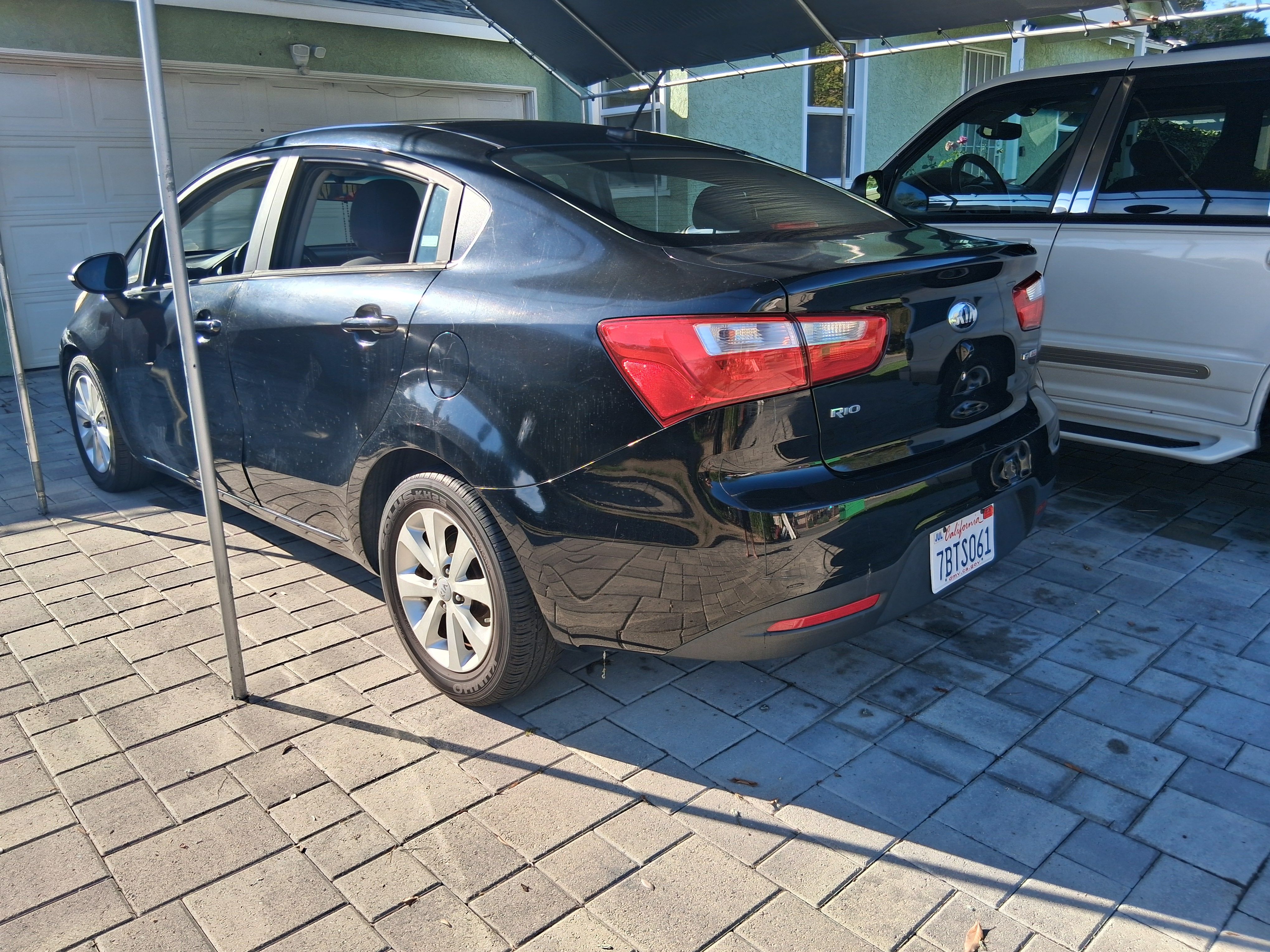 Used 2013 Kia Rio EX w/ Convenience Pkg FWD image 4