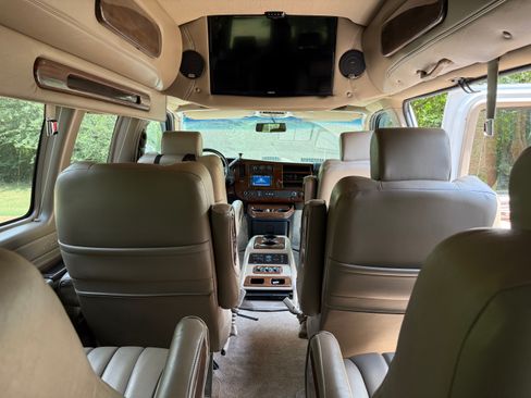 Used 2014 GMC Savana 2500 Extended RWD image 10
