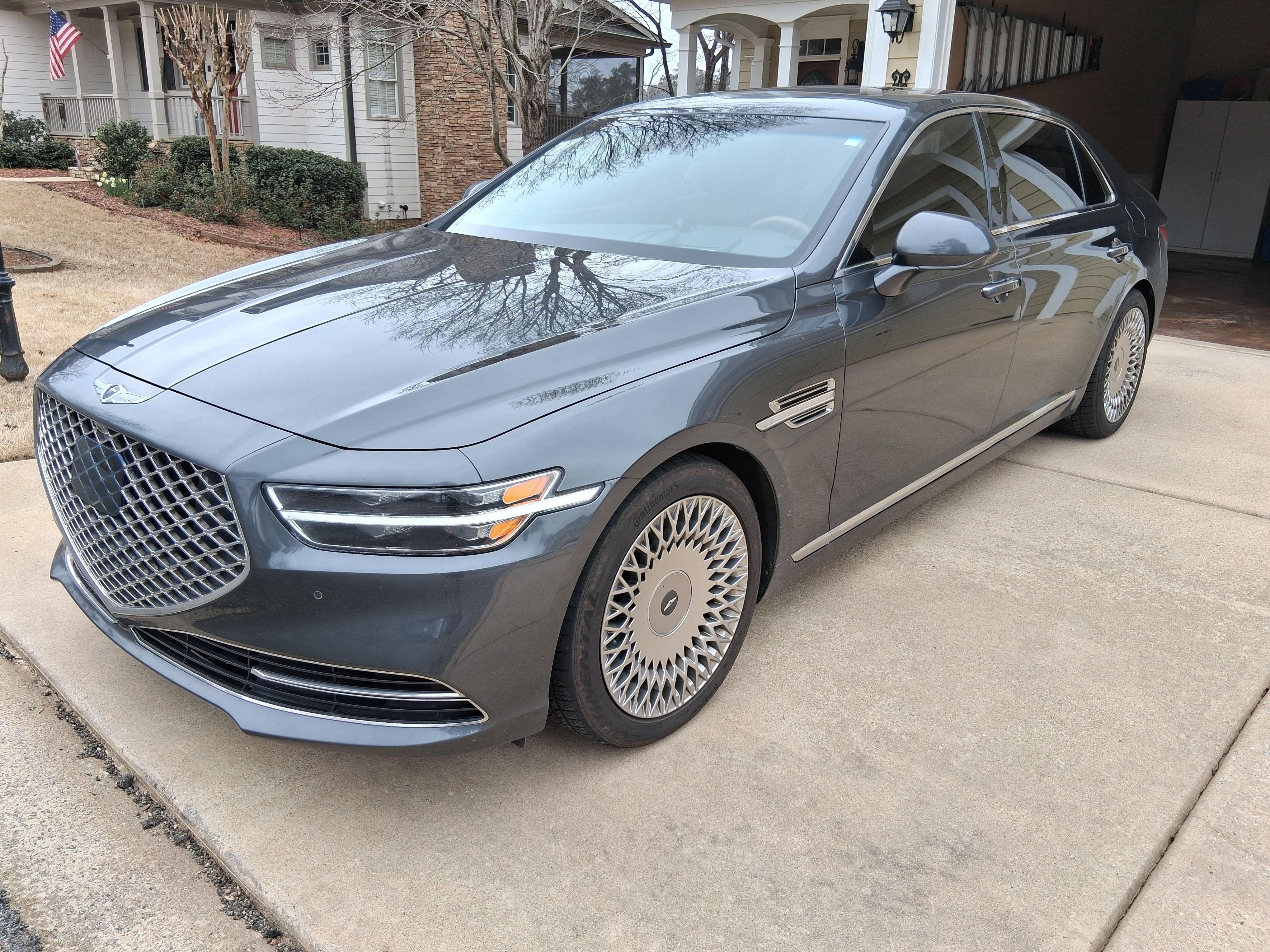 Used 2020 Genesis G90 5.0 Ultimate AWD/4WD image 1