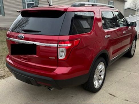 Used 2012 Ford Explorer XLT image 2
