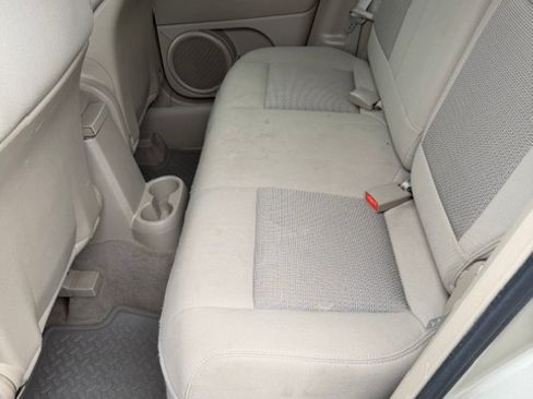 Used 2010 Jeep Patriot Latitude FWD image 9