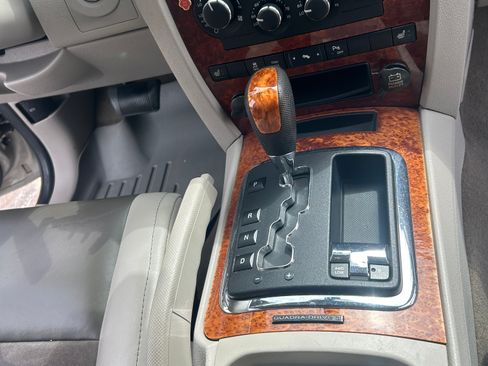 Used 2007 Jeep Grand Cherokee Overland AWD/4WD image 16