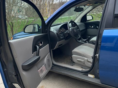 Used 2005 Saturn Vue 2WD w/ Sport Plus II Pkg image 24