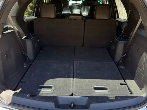 Used 2013 Ford Explorer XLT FWD image 8