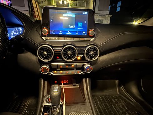 Used 2024 Nissan Sentra SV image 15