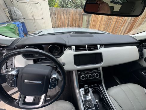 Used 2015 Land Rover Range Rover Sport HSE AWD/4WD image 9