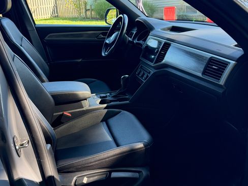 Used 2020 Volkswagen Atlas Cross Sport SE w/ Panoramic Sunroof Package AWD/4WD image 15