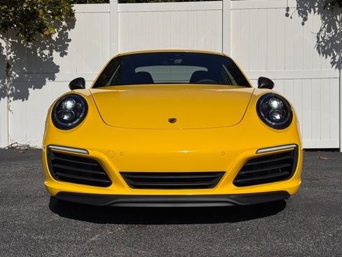 Used 2018 Porsche 911 Carrera T image 6