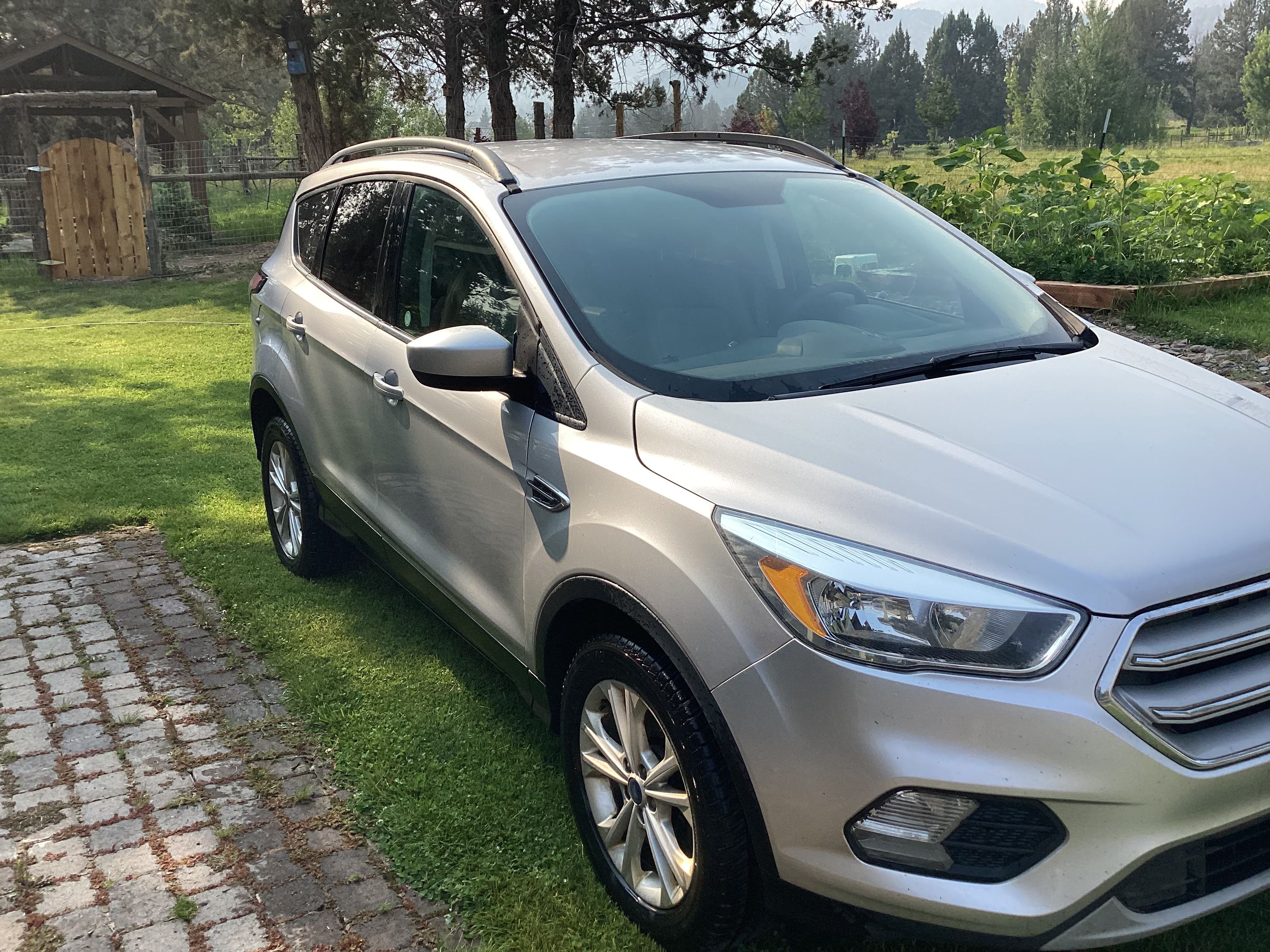 Used 2018 Ford Escape SE AWD/4WD image 2