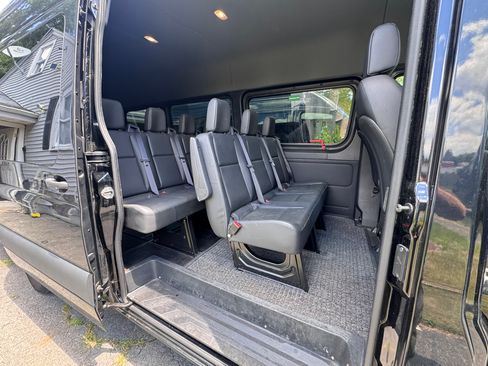 Used 2021 Mercedes-Benz Sprinter 2500 image 16