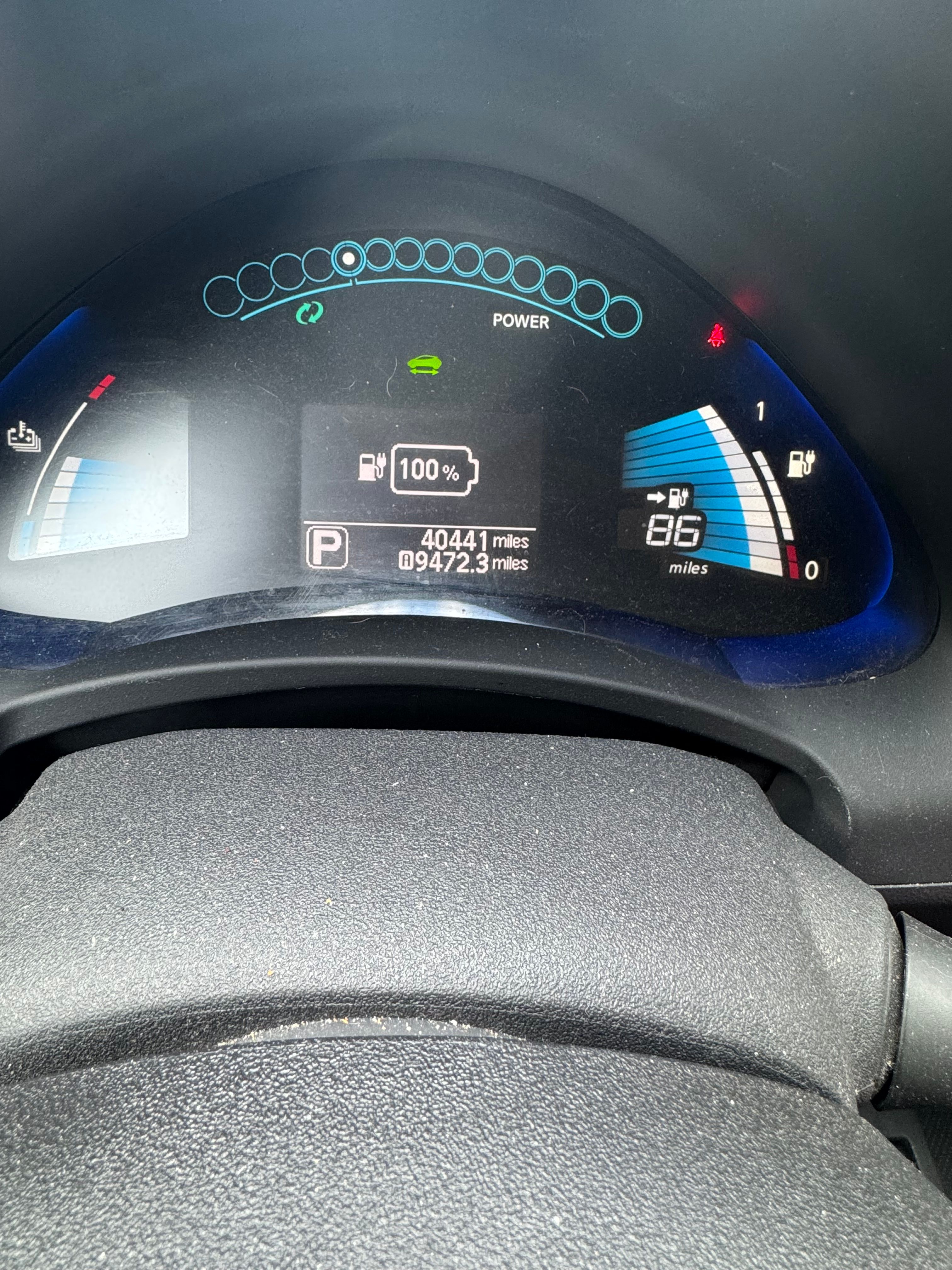 Used 2017 Nissan Leaf SV FWD image 2