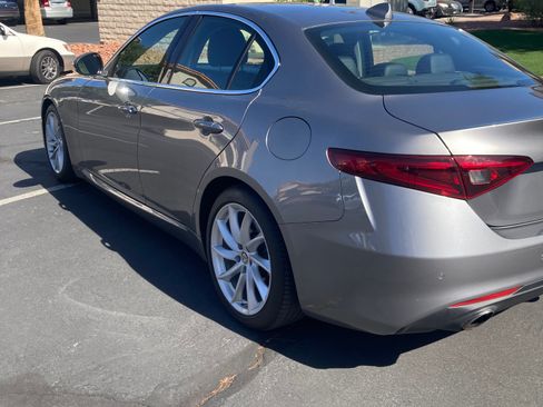 Used 2019 Alfa Romeo Giulia RWD image 5