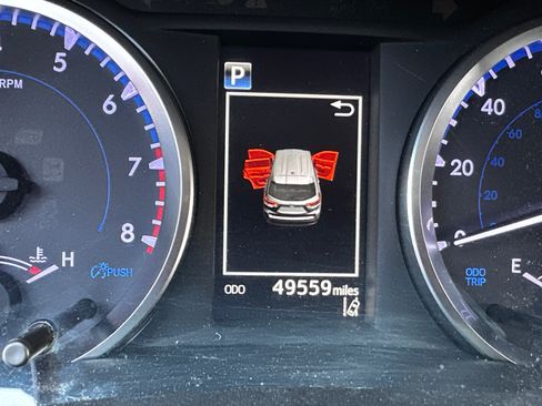 Used 2019 Toyota Highlander LE image 12