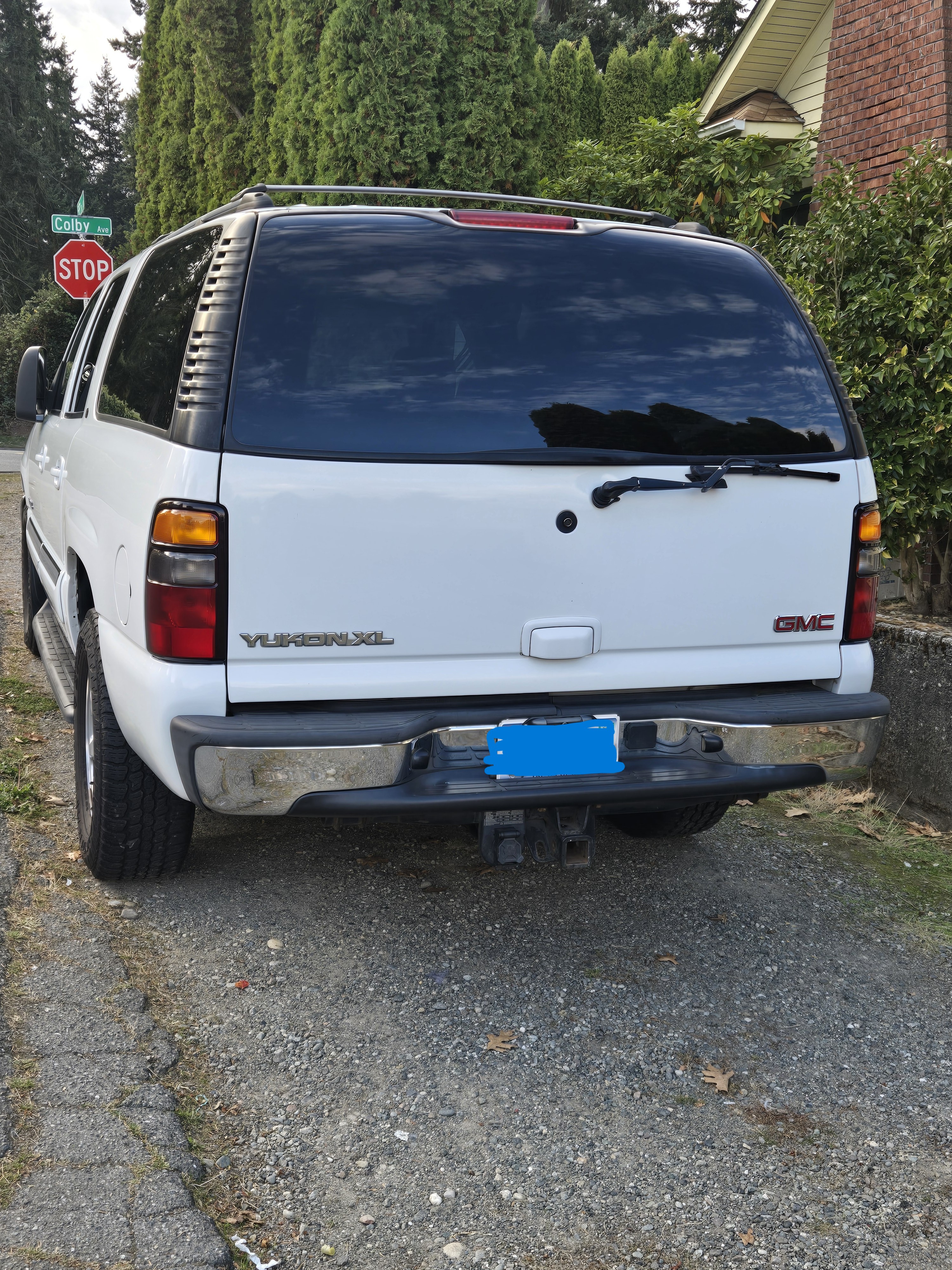 Used 2005 GMC Yukon XL SLT w/ SLT Preferred Equipment Group AWD/4WD image 2