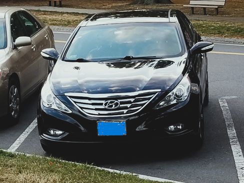 Used 2013 Hyundai Sonata Limited w/ Premium Pkg image 2