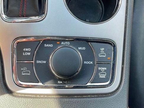 Used 2019 Jeep Grand Cherokee Trailhawk image 5